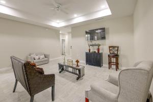 Brownsville Home: 9 Mi to Downtown!