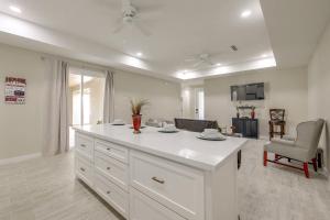 Brownsville Home: 9 Mi to Downtown!