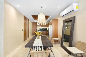 5 stars Luxury Retreat Rooftop Pool Whirlpool tub