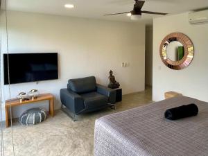 Black House - Modern 3BR Villa with Private Pool