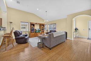 Charming house in SODO with a large backyard