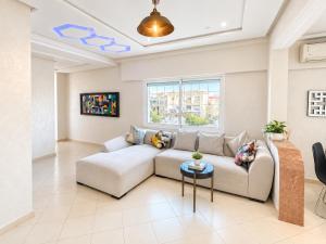 NEW Downtown 2BR Apartment 3 Beds AC, Wi-fi, Terrace With View
