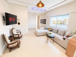 NEW Downtown 2BR Apartment 3 Beds AC, Wi-fi, Terrace With View