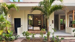 Villa Agape - Newly Renovated Modern Tropical 3BR Villa Next to Seminyak