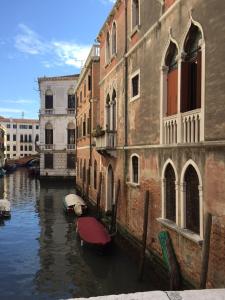 Venice Homes Holidays Art District