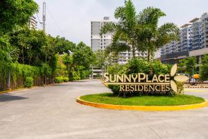 Deluxe 2BDR Suite at SunnyPlace Residence near MoA, NAIA, PITX