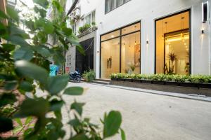 Sumitomo 3 Apartment for Japanese at 535 Kim Ma