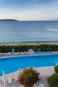 4 star hotell The Grove Seaside Hotel Dhrepanon Kreeka