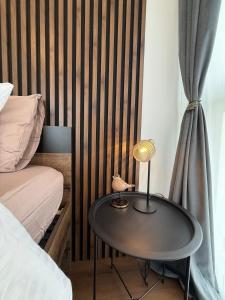 NEW Luxury 2BR Apartment with Sonos Sound, LED Ambience & Air Conditioning in Kaunas, Freda