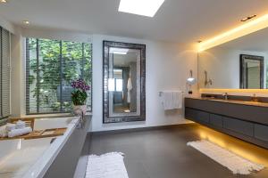 Villa Aera 6BR, Seaview, Pool, Gym, Sauna, Maid, Breakfast