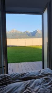 Luxurious and Stylish - Breathtaking Mountain View with Hot Tub and Sauna