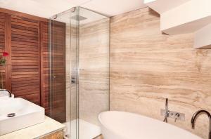 Suite Duplex room in Claris Hotel & Spa GL