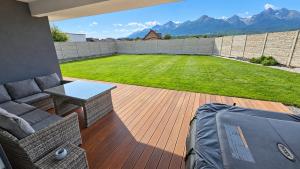 Luxurious and Stylish - Breathtaking Mountain View with Hot Tub and Sauna