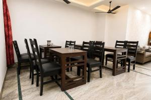 FabHotel Maharaja Palace
