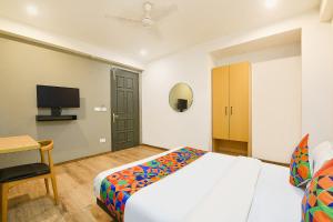 FabHotel Golden Moment