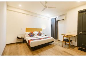 FabHotel Golden Moment
