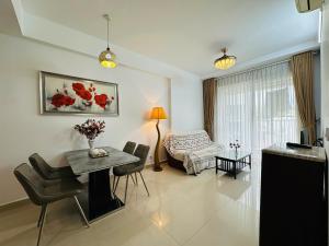 Nice Luxury Apartments near Tan Son Nhat Airpot