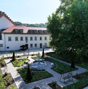 Hans von Lupfen Suite