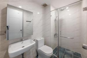 2415 Sunside Riverside Apartment Complex, Block B - Floor