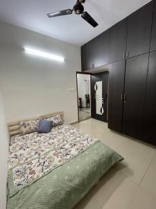 Yoganivasa Aesthetic 3BHK Stay near Metro & BIEC