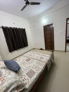 Yoganivasa Aesthetic 3BHK Stay near Metro & BIEC