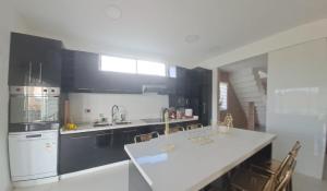 Exclusiva Casa Panul con Piscina y Quincho - Totoralillo