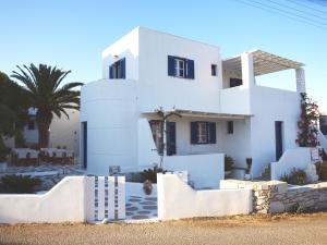 Nicos Studios & Apartments Paros Greece