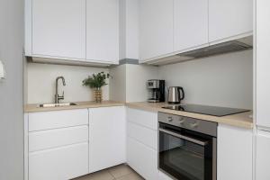 Comfortable Apartment with a Desk Close to the City Centre by Nolcegi Renters
