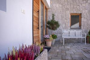 Luxury Alpine Suites Ultimate Comfort Parking and WiFi