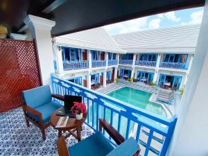 New Century Hotel & Travel