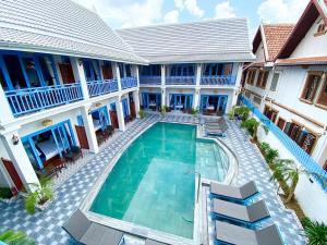 New Century Hotel & Travel