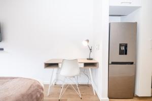 Wex2 - 1st Floor Modern Studio in Woodstock