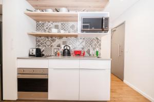 Wex2 - 1st Floor Modern Studio in Woodstock