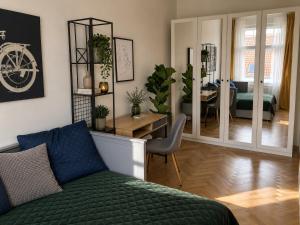 Elegant 75 m2 Apartment with Vltava River Views