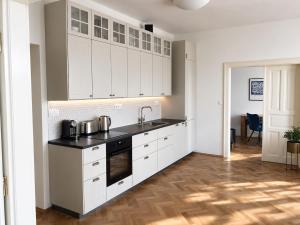 Elegant 75 m2 Apartment with Vltava River Views