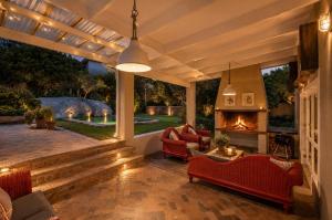 Large 4 Bedroom Villa with Pool