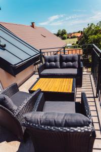 POKER Apartmanház