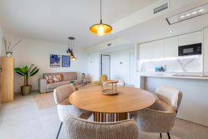 797 HOLIDAY RENTALS-Apartamento en Rocas Blancas para 5 con v