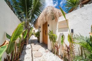 New Stunning Twin Villa 4 Bdr Lembongan Villa 3 and 4