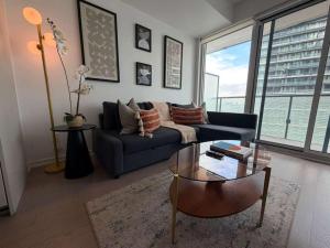 Downtown 2BR Unit near Chinatown Full Kitchen