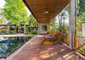 Luxury 5BR Tropical Villa with Private Pool