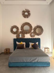 Villa J