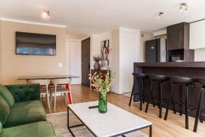Las Condes Modern Apartment 2BR2BA Pool & Views