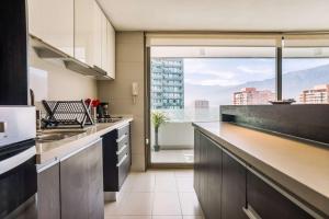 Las Condes Modern Apartment 2BR2BA Pool & Views