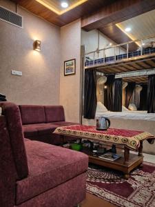 Arivoo Manya Hotel and Dormitory
