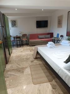 Akon Nafplio room