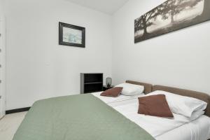 Old Town Heart of Gdańsk Apartments for Family & Friends by Noclegi Renters