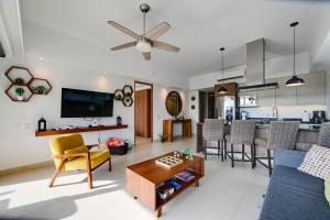 2-Unit Combo w Resort Perks < 1 Mi to Beach!