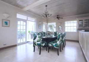 Beautiful 6 Bedroom Villa - Amazing Sea Views
