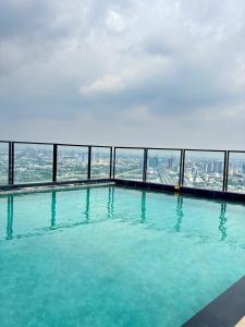 Low-cost Blue condo In Central Area RCA Bangkok